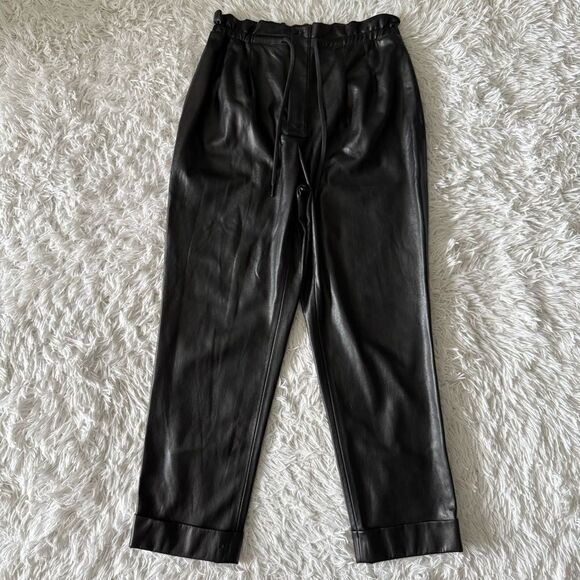 Alice + Olivia Black Faux Leather Ankle Crop Pants with Paper Bag Waist Size M - Picture 1 of 9